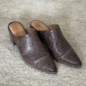 Frye Sadie Dark Gray Brown Leather Women's Mules